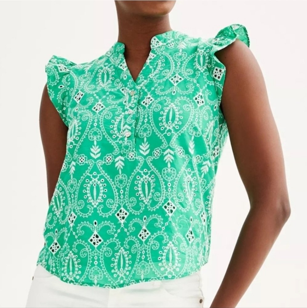 Draper James Green White Embroidered Ruffle Short Sleeve Split Neck Top Size M